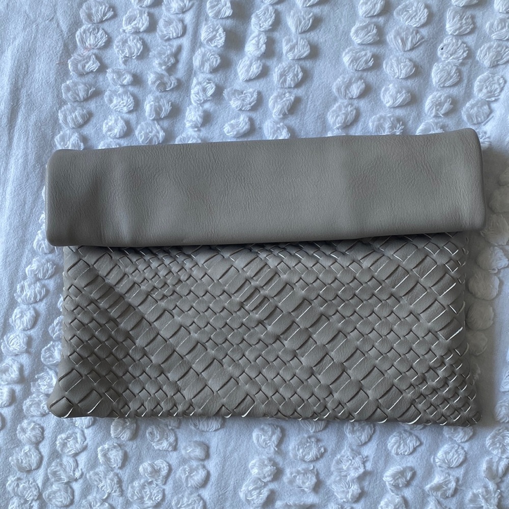 Woven clutch